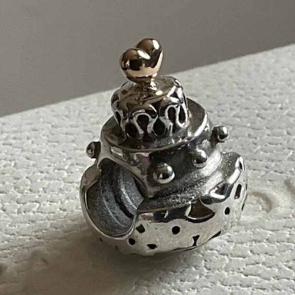 Pandora two tone Wedding Cake charm with 14k gold heart - Picture 4 of 5